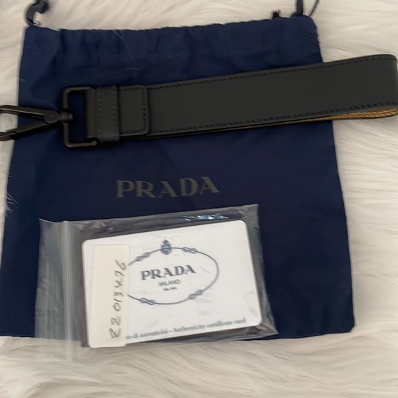PRADA Shoulder Bag - Picture 4 of 10